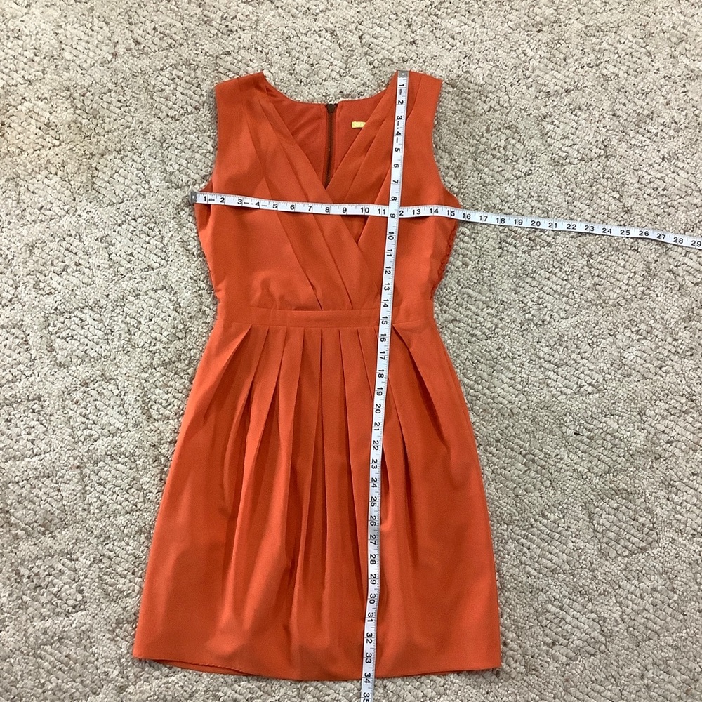 GIANNI BINI Pleated Lace-Back V-Neck Dress 138 - Picture 8 of 9